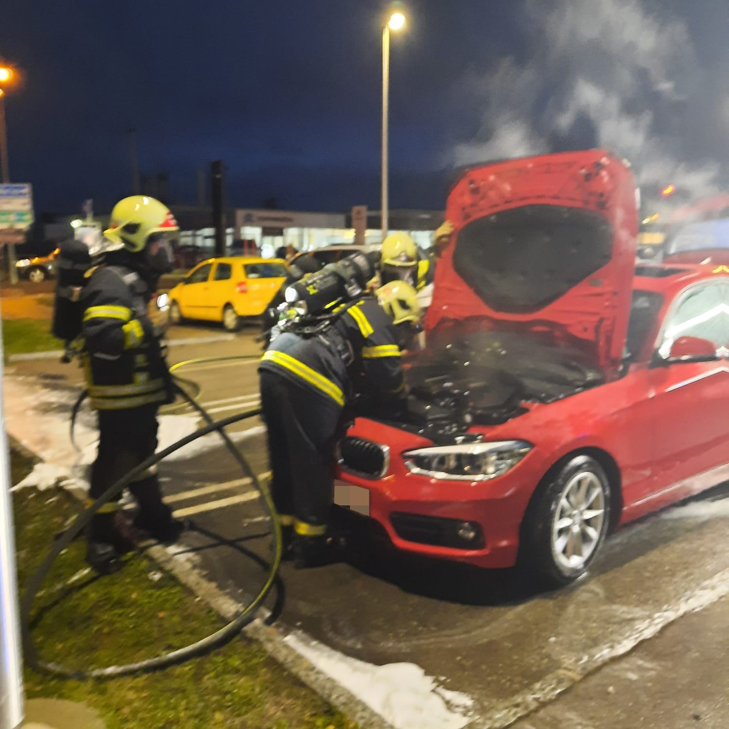 Auto-Feuerlöscher verhindert Schlimmeres