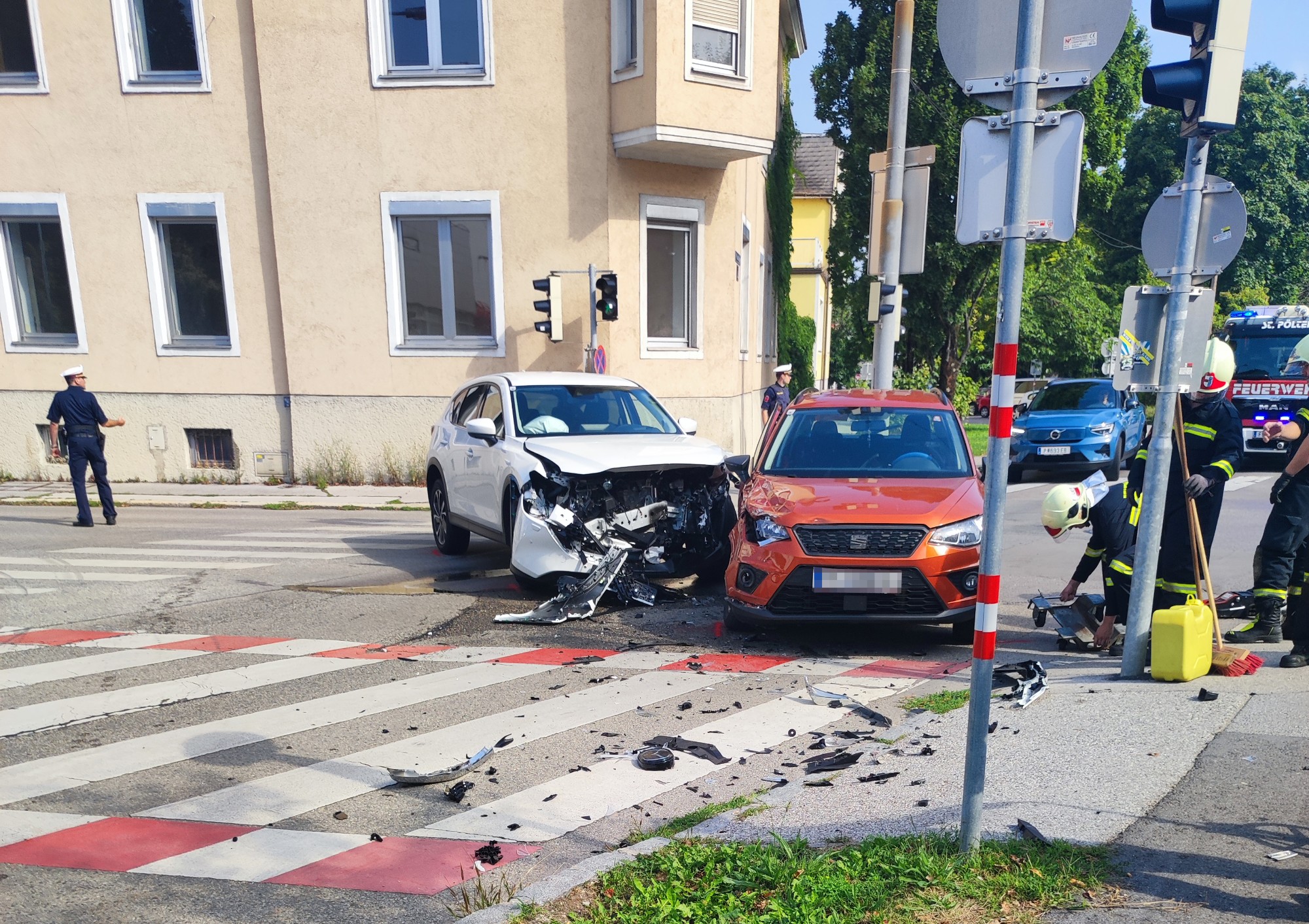Wohnungsbrand, Verkehrsunfälle: 16 Einsätze an einem Tag für die FF St. Pölten