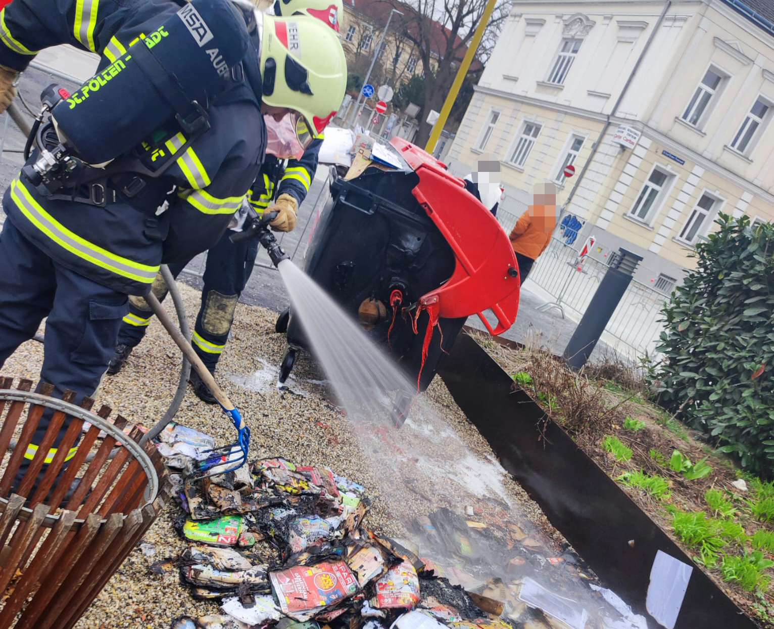 Mistkübelbrand am Schillerplatz