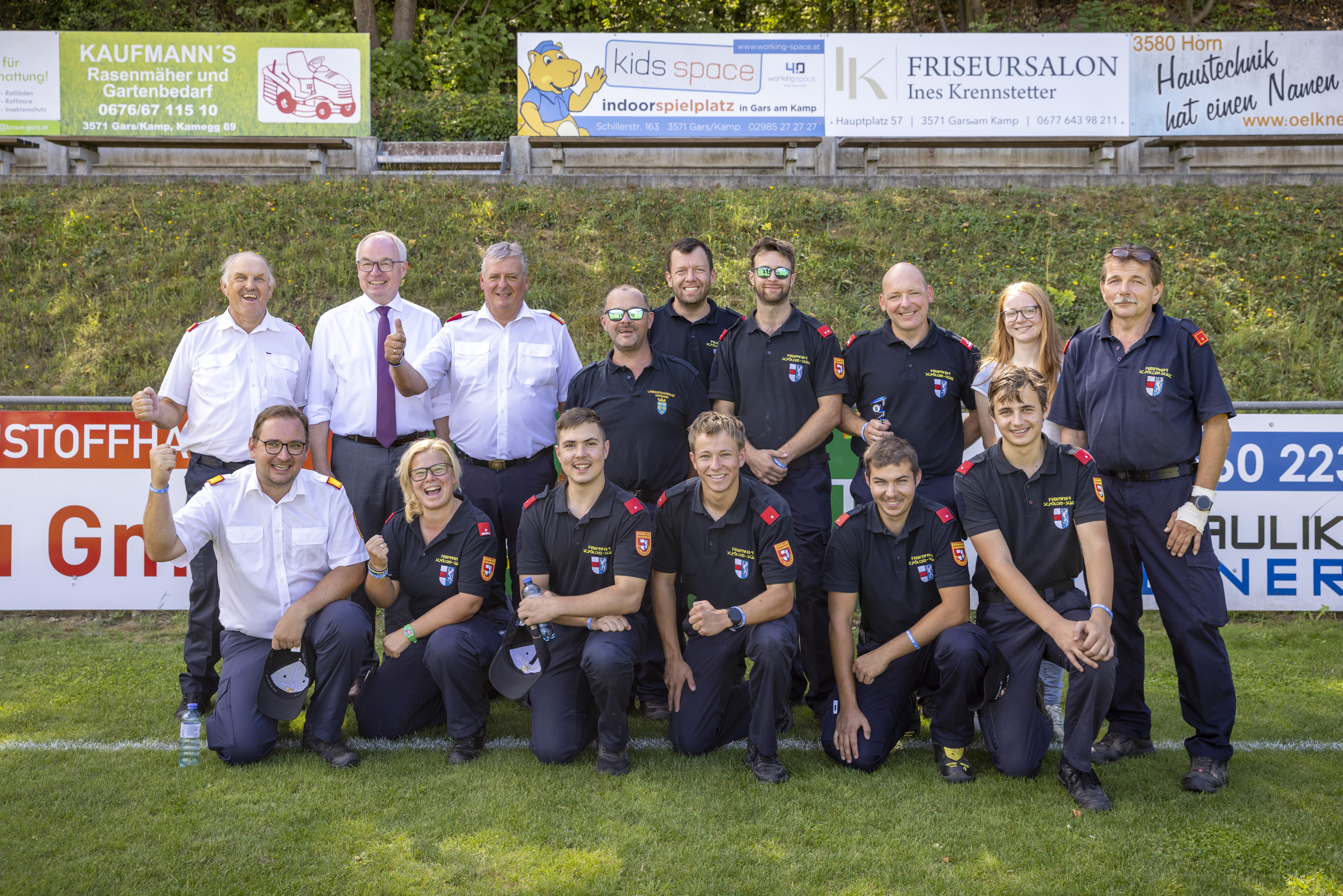Feuerwehr Gars am Kamp mit Mitgliedern bei einem Ausflug in Gars am Kamp